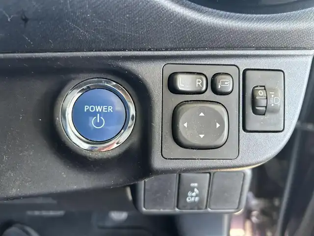 トヨタ アクア G 長崎県 2014(平26)年 8.4万km ディープアメジストマイカメタリック トヨタ純正SDナビ(FM/AM/CD/DVD/BT/TV)/ETC/ドライブモードセレクト/ステアリングリモコン/社外シフトレバー/バックカメラ/純正フロアマット/LMSport15インチアルミホイール/オートライト/手動光軸調整ダイヤル/車両接近通報/クルーズコントロール/ABS/VSC/イモビライザーシステム/スマートキー/SRSダブルエアバッグ/ISOFIX/取扱説明書/記録簿/保証書