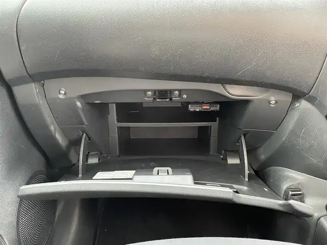 日産 ノート e－パワー X 東京都 2017(平29)年 5万km ブリリアントホワイトパール ワンオーナー/純正ナビ/・Bluetoothオーディオ/USBオーディオ/・フルセグTV/iPod/SDオーディオ/アラウンドビューモニター/コーナーセンサー（フロント/バック）/ETC/前方ドライブレコーダー（DJ4-S）/取扱説明書/保証書/スペアキー1本