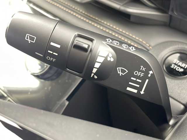 日産 セレナ e－パワー ハイウェイスター V 栃木県 2025(令7)年 0.1千km プリズムホワイト 登録済未使用車/360度セーフティアシスト/12.3型総合型インターフェースディスプレイ/メモリーナビ/フルセグ　AM FM 　Applecarplay  USB　HDMI　Bluetooth/純正11型フリップダウンモニター/両側電動スライドドア【サンシェード】/インテリジェントアラウンドビューモニター/インテリジェントルームミラー/ETC2.0/SOSコール/ナビリンク機能付きプロパイロット/プロパイロット緊急停止支援システム/インテリジェントエマージェンシーブレーキ/前方衝突予測警報/車線逸脱防止支援システム/後側方車両検知警報/ふらつき警報/標識検知機能/衝突回避ステアリングアシスト/車線逸脱警報/後退時車両検知警報/踏み間違い防止アシスト/ワイヤレス充電器/純正前後ドライブレコーダー/革巻きステアリング【スイッチ】/e-pedal/電子パーキング　オートホールド/ドライブモード/プッシュスタート/インテリジェントキー/アダブティブLEDヘッドライト/純正16インチアルミホイール/保証書/取扱説明書/スペアキー