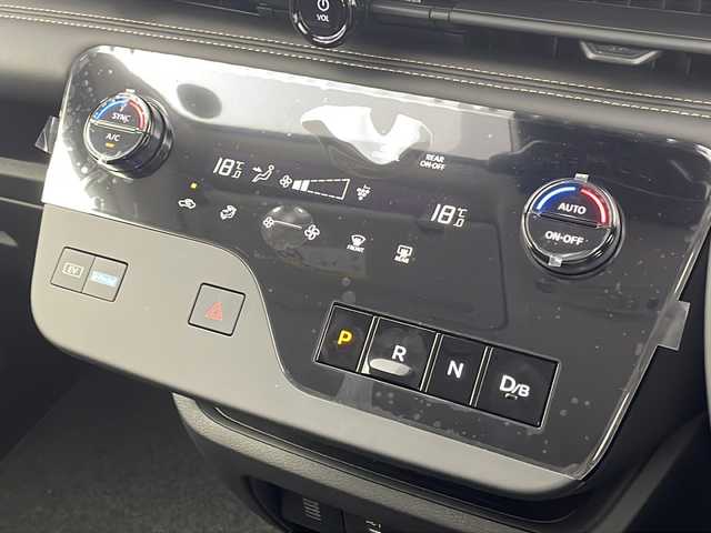 日産 セレナ e－パワー ハイウェイスター V 栃木県 2025(令7)年 0.1千km プリズムホワイト 登録済未使用車/360度セーフティアシスト/12.3型総合型インターフェースディスプレイ/メモリーナビ/フルセグ　AM FM 　Applecarplay  USB　HDMI　Bluetooth/純正11型フリップダウンモニター/両側電動スライドドア【サンシェード】/インテリジェントアラウンドビューモニター/インテリジェントルームミラー/ETC2.0/SOSコール/ナビリンク機能付きプロパイロット/プロパイロット緊急停止支援システム/インテリジェントエマージェンシーブレーキ/前方衝突予測警報/車線逸脱防止支援システム/後側方車両検知警報/ふらつき警報/標識検知機能/衝突回避ステアリングアシスト/車線逸脱警報/後退時車両検知警報/踏み間違い防止アシスト/ワイヤレス充電器/純正前後ドライブレコーダー/革巻きステアリング【スイッチ】/e-pedal/電子パーキング　オートホールド/ドライブモード/プッシュスタート/インテリジェントキー/アダブティブLEDヘッドライト/純正16インチアルミホイール/保証書/取扱説明書/スペアキー