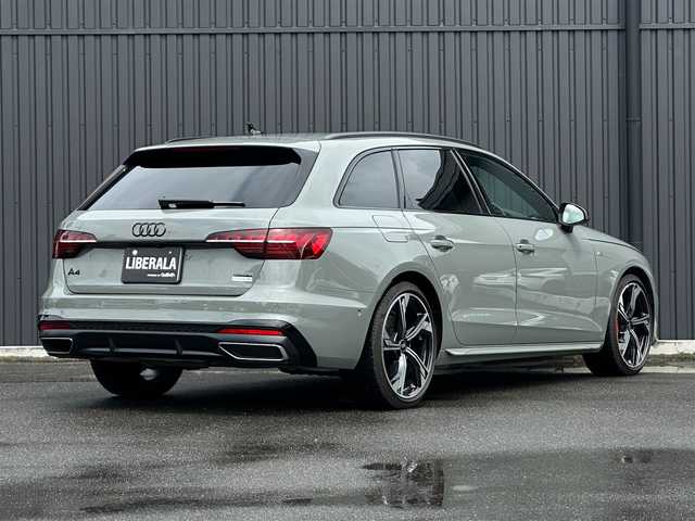 アウディ アウディ Ａ４ アバント ブラックスタイルプラス 福島県 2022(令4)年 1.6万km クワンタムグレー ワンオーナー/150台限定車/バーチャルコックピットプラス/コンフォートパッケージ/・マトリクスLEDヘッドライト/・ヘッドライトウォッシャー/・パークアシスト/・サラウンドビューカメラ/・リヤシートUSBチャージング/ブラックAudi rings&ブラックスタイリングパッケージ/・ブラックAudi rings/・ブラックスタイリングパッケージ/・ルーフレール(ブラック)/S line plusパッケージ/・運転席メモリー機能/・エクステリアミラーメモリー機能/・ランバーサポート 4ウェイ（フロント）/・アーティフィシャルレザー/カラードブレーキキャリパーレッド/アダプティブクルーズコントロール/アウディサイドアシスト/アクティブレーンアシスト/ハーフレザーシート(ブラック)/全席シートヒーター/前席パワーシート/パワーバックドア/純正メモリナビ(BT/USB)/AppleCarPlay/360°カメラ/純正19AW/ETC2.0/LEDオートライト/オートハイビーム