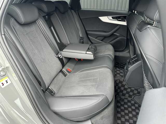 アウディ アウディ Ａ４ アバント ブラックスタイルプラス 福島県 2022(令4)年 1.6万km クワンタムグレー ワンオーナー/150台限定車/バーチャルコックピットプラス/コンフォートパッケージ/・マトリクスLEDヘッドライト/・ヘッドライトウォッシャー/・パークアシスト/・サラウンドビューカメラ/・リヤシートUSBチャージング/ブラックAudi rings&ブラックスタイリングパッケージ/・ブラックAudi rings/・ブラックスタイリングパッケージ/・ルーフレール(ブラック)/S line plusパッケージ/・運転席メモリー機能/・エクステリアミラーメモリー機能/・ランバーサポート 4ウェイ（フロント）/・アーティフィシャルレザー/カラードブレーキキャリパーレッド/アダプティブクルーズコントロール/アウディサイドアシスト/アクティブレーンアシスト/ハーフレザーシート(ブラック)/全席シートヒーター/前席パワーシート/パワーバックドア/純正メモリナビ(BT/USB)/AppleCarPlay/360°カメラ/純正19AW/ETC2.0/LEDオートライト/オートハイビーム