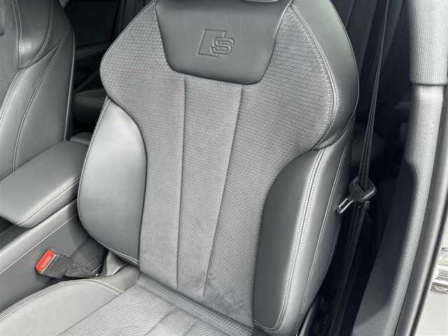 アウディ アウディ Ａ４ アバント ブラックスタイルプラス 福島県 2022(令4)年 1.6万km クワンタムグレー ワンオーナー/150台限定車/バーチャルコックピットプラス/コンフォートパッケージ/・マトリクスLEDヘッドライト/・ヘッドライトウォッシャー/・パークアシスト/・サラウンドビューカメラ/・リヤシートUSBチャージング/ブラックAudi rings&ブラックスタイリングパッケージ/・ブラックAudi rings/・ブラックスタイリングパッケージ/・ルーフレール(ブラック)/S line plusパッケージ/・運転席メモリー機能/・エクステリアミラーメモリー機能/・ランバーサポート 4ウェイ（フロント）/・アーティフィシャルレザー/カラードブレーキキャリパーレッド/アダプティブクルーズコントロール/アウディサイドアシスト/アクティブレーンアシスト/ハーフレザーシート(ブラック)/全席シートヒーター/前席パワーシート/パワーバックドア/純正メモリナビ(BT/USB)/AppleCarPlay/360°カメラ/純正19AW/ETC2.0/LEDオートライト/オートハイビーム
