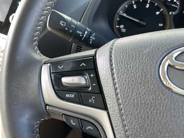 トヨタ ランドクルーザー プラド TZ－G 茨城県 2023(令5)年 3.2万km ホワイトパールクリスタルシャイン ワンオーナー/TRDエアロ/純正ディスプレイオーディオ＆ナビ機能有/(地デジTV・BT・USB・ラジオ再生)/レーダークルーズコントロール/レーンアシスト/プリクラッシュセーフティ/ベージュ革シート/シートベンチレーション/パワーシート/BSM/アラウンドビューモニター/ドライブレコーダー/ETC/オートライト/LEDヘッドライト/純正18inアルミホイール/純正フロアマット/スマートキー/スペアキー/取扱説明書/保証書