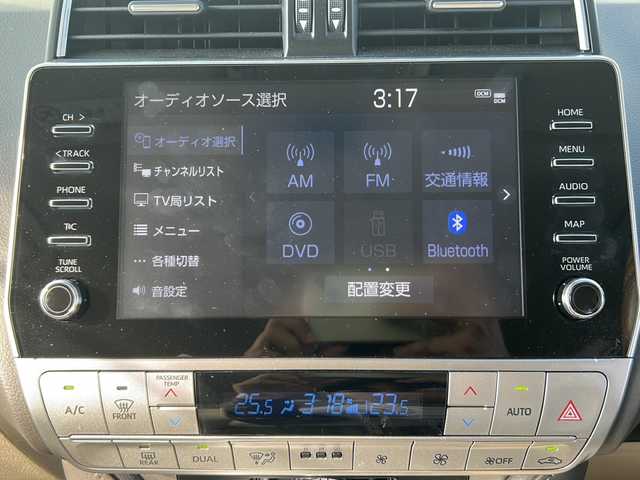トヨタ ランドクルーザー プラド TZ－G 茨城県 2023(令5)年 3.2万km ホワイトパールクリスタルシャイン ワンオーナー/TRDエアロ/純正ディスプレイオーディオ＆ナビ機能有/(地デジTV・BT・USB・ラジオ再生)/レーダークルーズコントロール/レーンアシスト/プリクラッシュセーフティ/ベージュ革シート/シートベンチレーション/パワーシート/BSM/アラウンドビューモニター/ドライブレコーダー/ETC/オートライト/LEDヘッドライト/純正18inアルミホイール/純正フロアマット/スマートキー/スペアキー/取扱説明書/保証書