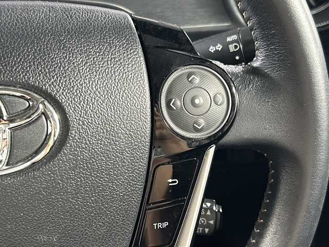 トヨタ アクア G 沖縄県 2017(平29)年 4万km グレーメタリック 禁煙車　/純正７インチナビ（ＢＴ，ＴＶ，ラジオ，ＣＤ／ＤＶＤ）　/トヨタセーフティーセンス/オートライト　/クルーズコントロール/ＥＴＣ２．０　/純正ドライブレコーダー　/革巻きステアリング　/純正フロアマット　/プッシュスタート/キセノンヘッドライト/電動格納ミラー