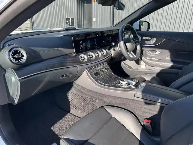 メルセデス・ベンツ Ｅ２００ カブリオレ スポーツ 福島県 2021(令3)年 1.7万km ポーラホワイト レザーパッケージ/・ナッパレザー/・ブルメスターサウンドプレミアム/・エアバランスパッケージ/ヘッドアップディスプレイ/アダプティブクルーズコントロール/ブラインドスポットモニター/レーンキープアシスト/黒革シート/メモリ付パワーシート(前席)/シートヒーター(前席)/マルチビーム/ワイヤレス充電/純正ナビ(BT/USB)/AppleCarPlay/フルセグTV/360°カメラ/純正19AW/ETC2.0/取扱説明書/保証書/スペアキー