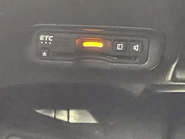 ホンダ ヴェゼル ハイブリッド RS ホンダセンシング 群馬県 2018(平30)年 3万km プラチナホワイトパール 純正ナビ　バックカメラ　衝突軽減　アダプティブクルーズコントロール　レーンアシスト　シートヒーター　横滑り防止　アイドリングストップ　ETC　オートライト　スマートキー　プッシュスタート　禁煙車