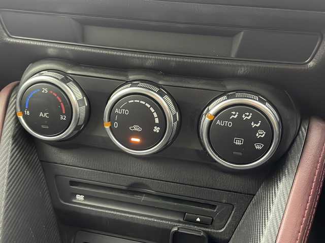 マツダ ＣＸ－３ XD ツーリング 大阪府 2017(平29)年 3.7万km クリスタルホワイトパールマイカ 純正ナビ/・フルセグTV/・Bluetooth/・CD/DVD/・USB接続/ヘッドアップディスプレイ(HUD)/バックカメラ/セーフティーサポート/レーダークルーズコントロール/衝突軽減システム/黒レザーシート/LEDヘッドライト/スマートキー/純正18インチアルミホイール