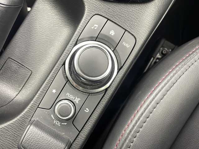 マツダ ＣＸ－３ XD ツーリング 大阪府 2017(平29)年 3.7万km クリスタルホワイトパールマイカ 純正ナビ/・フルセグTV/・Bluetooth/・CD/DVD/・USB接続/ヘッドアップディスプレイ(HUD)/バックカメラ/セーフティーサポート/レーダークルーズコントロール/衝突軽減システム/黒レザーシート/LEDヘッドライト/スマートキー/純正18インチアルミホイール