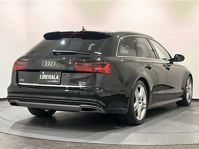 アウディ Ａ６ アバント 2.0 TFSI クワトロS Line 新潟県 2017(平29)年 4万km ミトスブラックメタリック オプション/Sラインパッケージ/・S line スポーツサスペンション/・アルミホイール 5ツインスポークデザイン/・スポーツシート（フロント）/・ヘッドライニング ブラック/・ステアリングホイール 3スポークレザー/・バルコナレザー S lineロゴ/マトリクスLEDヘッドライト/リアコンフォート＋パッケージ/・4ゾーンデラックスオートマチック/・フロアマット（フロント/リヤ）/・ラゲッジキット/・電動チルト/テレスコピックステアリングコラム/・シートヒーター（フロント/リヤ）/アシスタンスパッケージ/・アウディサイドアシスト/・アウディアクティブレーンアシスト/・アダプティブクルーズコントロール/標準装備/・BOSE サラウンドサウンドシステム/・MMIナビゲーション/・USB入力/・Bluetooth/・TVチューナー/・リヤビューカメラ/・パーキングセンサー/ドライブレコーダー