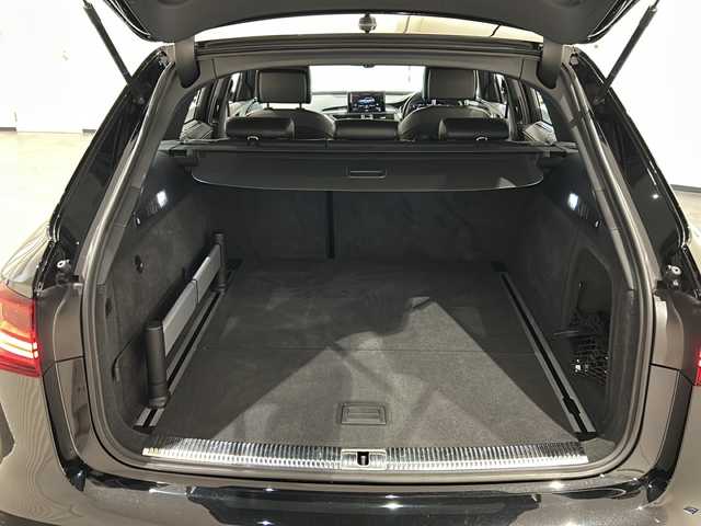 アウディ Ａ６ アバント 2.0 TFSI クワトロS Line 新潟県 2017(平29)年 4万km ミトスブラックメタリック オプション/Sラインパッケージ/・S line スポーツサスペンション/・アルミホイール 5ツインスポークデザイン/・スポーツシート（フロント）/・ヘッドライニング ブラック/・ステアリングホイール 3スポークレザー/・バルコナレザー S lineロゴ/マトリクスLEDヘッドライト/リアコンフォート＋パッケージ/・4ゾーンデラックスオートマチック/・フロアマット（フロント/リヤ）/・ラゲッジキット/・電動チルト/テレスコピックステアリングコラム/・シートヒーター（フロント/リヤ）/アシスタンスパッケージ/・アウディサイドアシスト/・アウディアクティブレーンアシスト/・アダプティブクルーズコントロール/標準装備/・BOSE サラウンドサウンドシステム/・MMIナビゲーション/・USB入力/・Bluetooth/・TVチューナー/・リヤビューカメラ/・パーキングセンサー/ドライブレコーダー