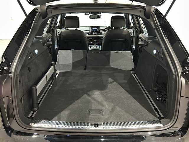 アウディ Ａ６ アバント 2.0 TFSI クワトロS Line 新潟県 2017(平29)年 4万km ミトスブラックメタリック オプション/Sラインパッケージ/・S line スポーツサスペンション/・アルミホイール 5ツインスポークデザイン/・スポーツシート（フロント）/・ヘッドライニング ブラック/・ステアリングホイール 3スポークレザー/・バルコナレザー S lineロゴ/マトリクスLEDヘッドライト/リアコンフォート＋パッケージ/・4ゾーンデラックスオートマチック/・フロアマット（フロント/リヤ）/・ラゲッジキット/・電動チルト/テレスコピックステアリングコラム/・シートヒーター（フロント/リヤ）/アシスタンスパッケージ/・アウディサイドアシスト/・アウディアクティブレーンアシスト/・アダプティブクルーズコントロール/標準装備/・BOSE サラウンドサウンドシステム/・MMIナビゲーション/・USB入力/・Bluetooth/・TVチューナー/・リヤビューカメラ/・パーキングセンサー/ドライブレコーダー