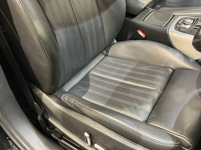 アウディ Ａ６ アバント 2.0 TFSI クワトロS Line 新潟県 2017(平29)年 4万km ミトスブラックメタリック オプション/Sラインパッケージ/・S line スポーツサスペンション/・アルミホイール 5ツインスポークデザイン/・スポーツシート（フロント）/・ヘッドライニング ブラック/・ステアリングホイール 3スポークレザー/・バルコナレザー S lineロゴ/マトリクスLEDヘッドライト/リアコンフォート＋パッケージ/・4ゾーンデラックスオートマチック/・フロアマット（フロント/リヤ）/・ラゲッジキット/・電動チルト/テレスコピックステアリングコラム/・シートヒーター（フロント/リヤ）/アシスタンスパッケージ/・アウディサイドアシスト/・アウディアクティブレーンアシスト/・アダプティブクルーズコントロール/標準装備/・BOSE サラウンドサウンドシステム/・MMIナビゲーション/・USB入力/・Bluetooth/・TVチューナー/・リヤビューカメラ/・パーキングセンサー/ドライブレコーダー