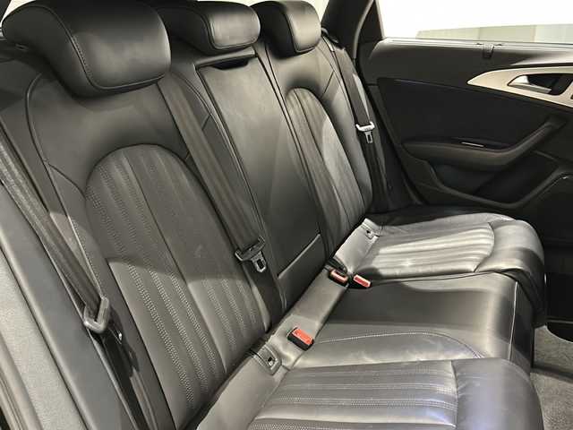 アウディ Ａ６ アバント 2.0 TFSI クワトロS Line 新潟県 2017(平29)年 4万km ミトスブラックメタリック オプション/Sラインパッケージ/・S line スポーツサスペンション/・アルミホイール 5ツインスポークデザイン/・スポーツシート（フロント）/・ヘッドライニング ブラック/・ステアリングホイール 3スポークレザー/・バルコナレザー S lineロゴ/マトリクスLEDヘッドライト/リアコンフォート＋パッケージ/・4ゾーンデラックスオートマチック/・フロアマット（フロント/リヤ）/・ラゲッジキット/・電動チルト/テレスコピックステアリングコラム/・シートヒーター（フロント/リヤ）/アシスタンスパッケージ/・アウディサイドアシスト/・アウディアクティブレーンアシスト/・アダプティブクルーズコントロール/標準装備/・BOSE サラウンドサウンドシステム/・MMIナビゲーション/・USB入力/・Bluetooth/・TVチューナー/・リヤビューカメラ/・パーキングセンサー/ドライブレコーダー