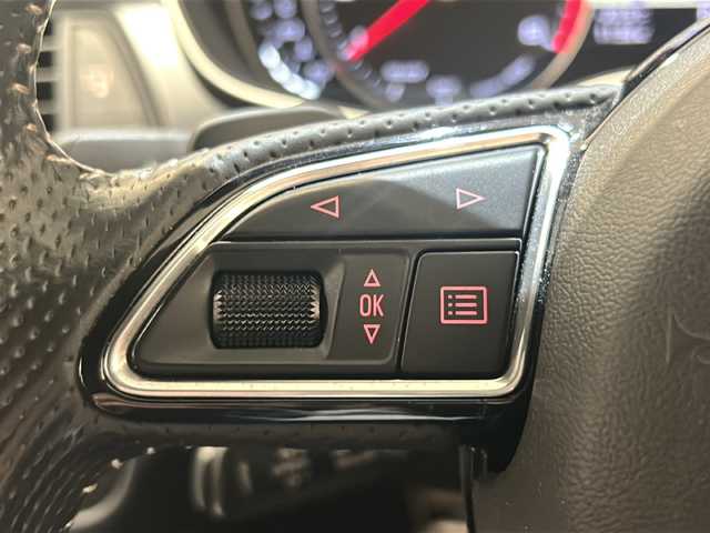 アウディ Ａ６ アバント 2.0 TFSI クワトロS Line 新潟県 2017(平29)年 4万km ミトスブラックメタリック オプション/Sラインパッケージ/・S line スポーツサスペンション/・アルミホイール 5ツインスポークデザイン/・スポーツシート（フロント）/・ヘッドライニング ブラック/・ステアリングホイール 3スポークレザー/・バルコナレザー S lineロゴ/マトリクスLEDヘッドライト/リアコンフォート＋パッケージ/・4ゾーンデラックスオートマチック/・フロアマット（フロント/リヤ）/・ラゲッジキット/・電動チルト/テレスコピックステアリングコラム/・シートヒーター（フロント/リヤ）/アシスタンスパッケージ/・アウディサイドアシスト/・アウディアクティブレーンアシスト/・アダプティブクルーズコントロール/標準装備/・BOSE サラウンドサウンドシステム/・MMIナビゲーション/・USB入力/・Bluetooth/・TVチューナー/・リヤビューカメラ/・パーキングセンサー/ドライブレコーダー