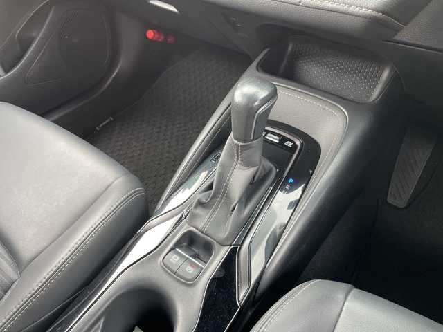 トヨタ カローラツーリング ハイブリッド ダブルバイビー 三重県 2020(令2)年 4.3万km ホワイトパールクリスタルシャイン 登録時42719km/純正７インチＴ－ｃｏｎｎｅｃｔナビ/・Bluetooth・Miracast・AM/FM・USB/トヨタセーフティセンスシステム/・プリクラッシュセーフティシステム/・レーントレーシングアシスト/・ロードサインアシスト/・AUTOライト/・オートマチックハイビーム/・前後コーナーセンサー/・レーダークルーズコントロール/バックカメラ/ＡＣ１００Ｖ電源/ＳＯＳスイッチ/ハーフレザーシート/ビルドインETC/電動パーキングブレーキ/ブレーキホールド/純正フロアマット/ドアバイザー/LEDヘッドライト