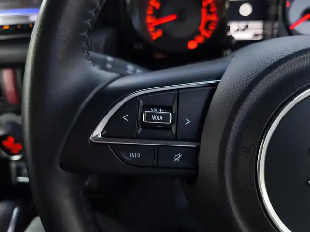 スズキ ジムニー シエラ JC 熊本県 2021(令3)年 1.5万km ミディアムグレー ワンオーナー/1インチリフトアップ車/ルーフキャリア/サイドステップバー/リアラダー/サイドラック（ロトパックス）/社外8インチナビ（CN-RZ865）/【フルセグTV/Bluetooth再生/CD/DVD】/車線逸脱警報システム/デュアルセンサーブレーキサポート/シートヒーター/LEDオートライト/フォグライト/ビルトインETC/純正15インチAW/純正フロアマット/ドアバイザー/保証書/取扱説明書