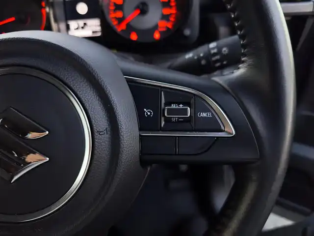 スズキ ジムニー シエラ JC 熊本県 2021(令3)年 1.5万km ミディアムグレー ワンオーナー/1インチリフトアップ車/ルーフキャリア/サイドステップバー/リアラダー/サイドラック（ロトパックス）/社外8インチナビ（CN-RZ865）/【フルセグTV/Bluetooth再生/CD/DVD】/車線逸脱警報システム/デュアルセンサーブレーキサポート/シートヒーター/LEDオートライト/フォグライト/ビルトインETC/純正15インチAW/純正フロアマット/ドアバイザー/保証書/取扱説明書