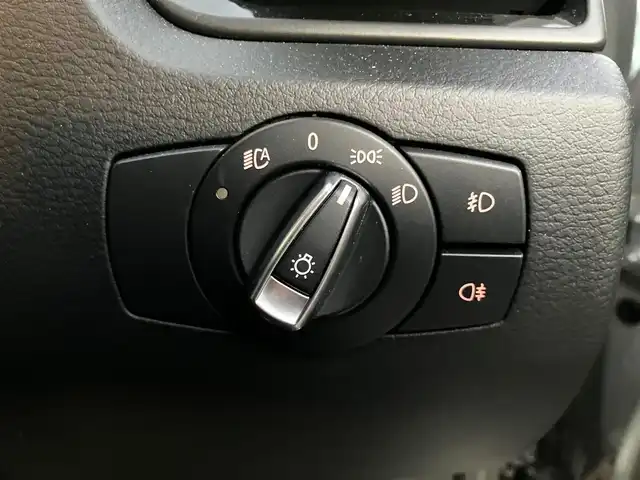 ＢＭＷ Ｘ１ xDrive 20i Xライン 山口県 2013(平25)年 4.6万km グレイシャーシルバー 純正ナビ＆バックカメラ/純正フォグ(前後)/純正18インチアルミ/純正ルーフレール/ウィンカーミラー/フロアマット/スマートキー/エンジンプッシュスタート/オートライト