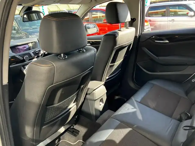 ＢＭＷ Ｘ１ xDrive 20i Xライン 山口県 2013(平25)年 4.6万km グレイシャーシルバー 純正ナビ＆バックカメラ/純正フォグ(前後)/純正18インチアルミ/純正ルーフレール/ウィンカーミラー/フロアマット/スマートキー/エンジンプッシュスタート/オートライト