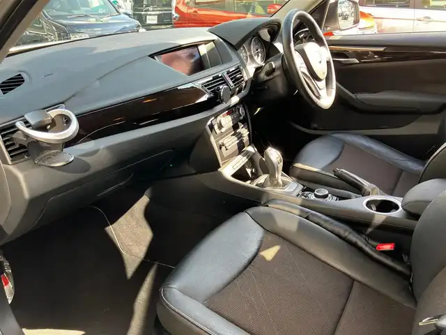 ＢＭＷ Ｘ１ xDrive 20i Xライン 山口県 2013(平25)年 4.6万km グレイシャーシルバー 純正ナビ＆バックカメラ/純正フォグ(前後)/純正18インチアルミ/純正ルーフレール/ウィンカーミラー/フロアマット/スマートキー/エンジンプッシュスタート/オートライト