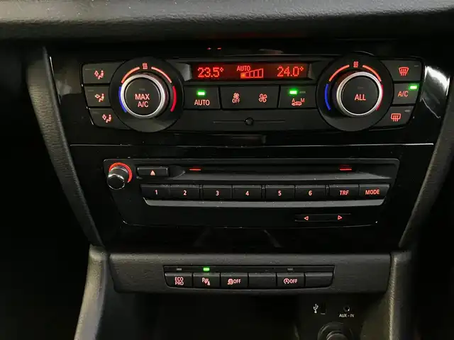 ＢＭＷ Ｘ１ xDrive 20i Xライン 山口県 2013(平25)年 4.6万km グレイシャーシルバー 純正ナビ＆バックカメラ/純正フォグ(前後)/純正18インチアルミ/純正ルーフレール/ウィンカーミラー/フロアマット/スマートキー/エンジンプッシュスタート/オートライト