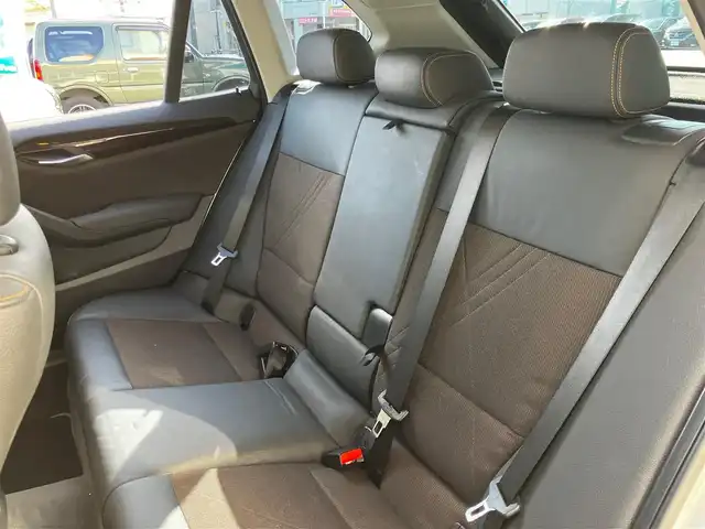 ＢＭＷ Ｘ１ xDrive 20i Xライン 山口県 2013(平25)年 4.6万km グレイシャーシルバー 純正ナビ＆バックカメラ/純正フォグ(前後)/純正18インチアルミ/純正ルーフレール/ウィンカーミラー/フロアマット/スマートキー/エンジンプッシュスタート/オートライト