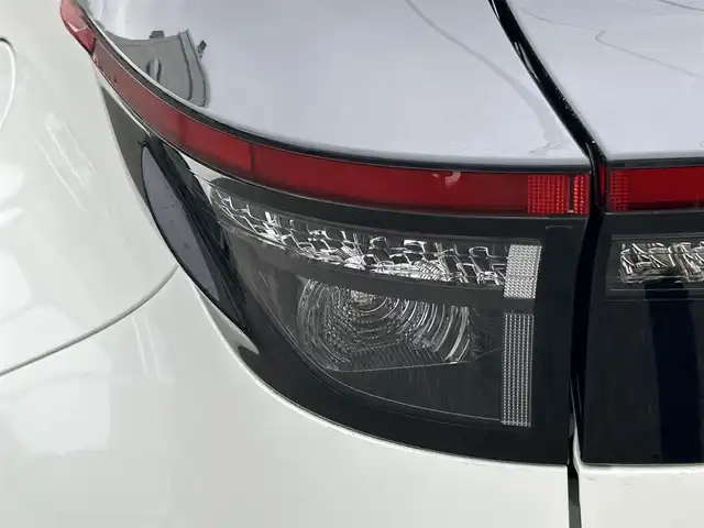 トヨタ ヤリスクロス ハイブリッド Z 山形県 2021(令3)年 2.4万km ホワイトパールクリスタルシャイン 禁煙車/純正ディスプレイオーディオ/（BT/FM/AM/USB)/トヨタセーフティーセンス/レーンキープアシスト/ハーフレザーシート/前席シートヒーター/運転席パワーシート/純正アルミホイール/追従クルーズコントロール/前後ドライブレコーダー/ETC/バックカメラ/LEDオートライト/スマートキー/スペアキー×1