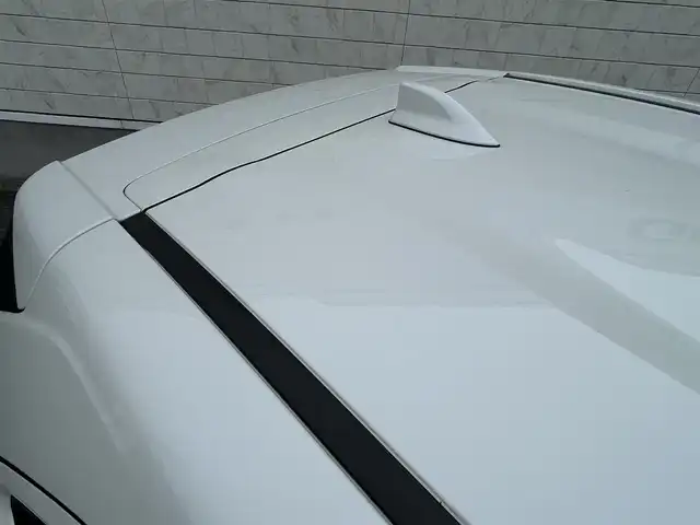 トヨタ ヤリスクロス ハイブリッド Z 山形県 2021(令3)年 2.4万km ホワイトパールクリスタルシャイン 禁煙車/純正ディスプレイオーディオ/（BT/FM/AM/USB)/トヨタセーフティーセンス/レーンキープアシスト/ハーフレザーシート/前席シートヒーター/運転席パワーシート/純正アルミホイール/追従クルーズコントロール/前後ドライブレコーダー/ETC/バックカメラ/LEDオートライト/スマートキー/スペアキー×1