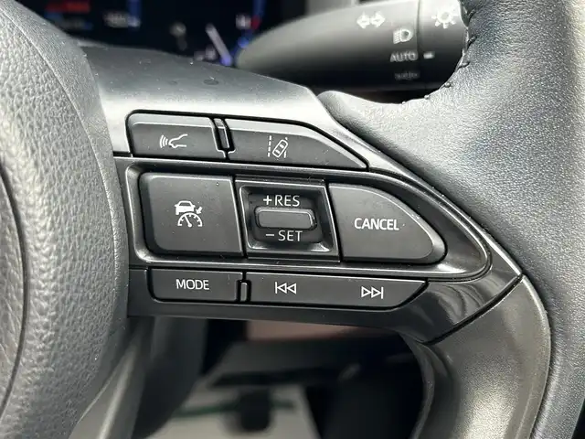 トヨタ ヤリスクロス ハイブリッド Z 山形県 2021(令3)年 2.4万km ホワイトパールクリスタルシャイン 禁煙車/純正ディスプレイオーディオ/（BT/FM/AM/USB)/トヨタセーフティーセンス/レーンキープアシスト/ハーフレザーシート/前席シートヒーター/運転席パワーシート/純正アルミホイール/追従クルーズコントロール/前後ドライブレコーダー/ETC/バックカメラ/LEDオートライト/スマートキー/スペアキー×1