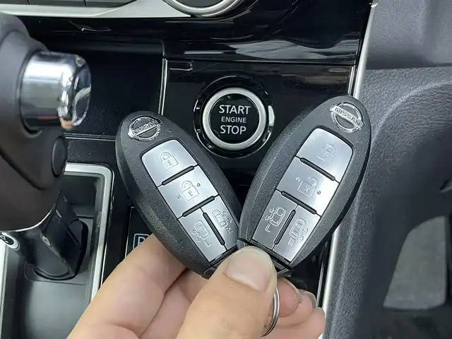 日産 セレナ ハイウェイスター V 群馬県 2020(令2)年 1.9万km アズライトブルー 純正10インチナビ/・AM/FM/Bluetooth/フルセグTV/CD/DVD/USB/プロパイロット/インテリジェントBSI/BSW/インテリジェントクルーズコントロール/社外フリップダウンモニター/ハンズフリー機能付両側パワースライドドア/ビルトインETC/社外前方ドライブレコーダー/LEDヘッドライト/アダプティブLEDヘッドライトシステム/電動パーキングブレーキ/オートブレーキホールド/プッシュスタート/スマートキー/スペアキー有