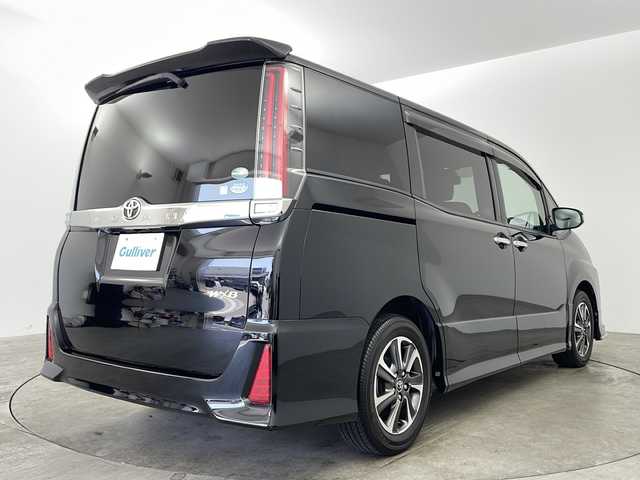トヨタ ノア Si ダブルバイビー 兵庫県 2018(平30)年 4.7万km ブラック ・社外ナビ/TV/CD/DVD/SD/Bluetooth/・純正ビルトインETC/・バックカメラ/・モデリスタフロントエアロパーツ/・両側パワースライドドア/・ハーフレザーシート/・純正アルミホイール/・純正フロアマット/・革巻きステアリング/・クルーズコントロール/・トヨタセーフティセンス/・プリクラッシュセーフティ/・レーンキープアシスト/・盗難防止装置/・オートライト/・オートマチックハイビーム/・LEDヘッドライト/・LEDフォグランプ/・リアロールシェイド/・シートバックテーブル/・ステアリングリモコン/・スマートキー/・プッシュスタート