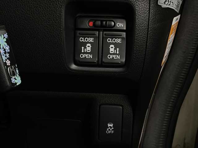 ホンダ Ｎ ＢＯＸ G ターボパッケージ 新潟県 2013(平25)年 9.3万km プレミアムホワイトパール 4WD/社外メモリナビ/フルセグ/　CD/DVD/SD/バックカメラ/両側パワースライドドア/スマートキー×２/キセノンヘッドライト/クルーズコントロール/プッシュスタート/ドライブレコーダー/ETC/SW付きスタッドレス積み込み/　（６mm）