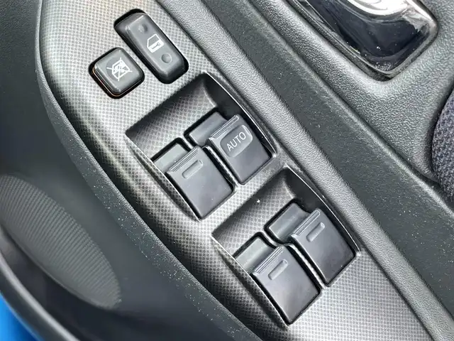 トヨタ ヴィッツ RS 熊本県 2004(平16)年 17.8万km ブルーM AM/FM/革巻きステアリング/純正ドアバイザー/フロアマット/ABS/保証書