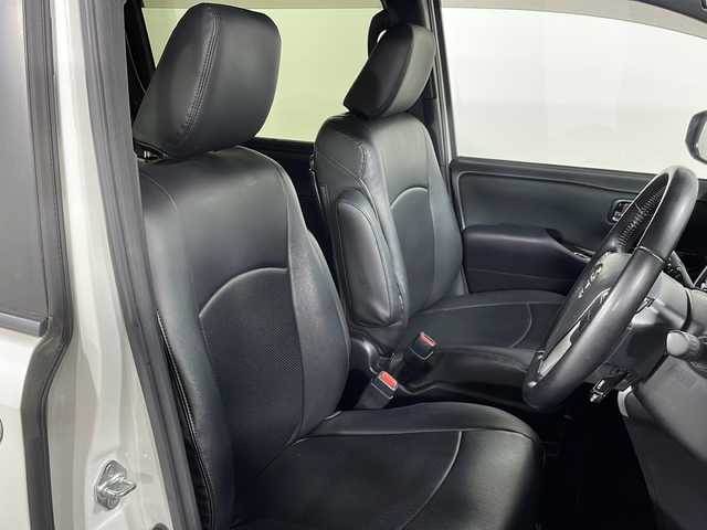 トヨタ ヴォクシー ZS 煌Ⅱ 広島県 2020(令2)年 5.7万km ホワイトパールクリスタルシャイン 禁煙車/ＡＬＰＩＮＥ9型ナビ/ＡＬＰＩＮＥ12.8型フリップダウンモニター/バックカメラ/両側パワースライドドア/クルーズコントロール/前後ドラレコ/ＥＴＣ/オートマチックハイビーム/衝突軽減/レーンキープアシスト/コーナーセンサー/LEDヘッドライト/エアバッグ(運転席/助手席/サイド/カーテン)/純正16インチアルミホイール(205/60/R16)