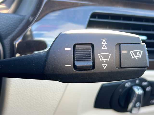 ＢＭＷ ３３５ｉ カブリオレ Mスポーツ 茨城県 2012(平24)年 4.8万km ミネラルホワイト 電動オープン良好/Mスポーツパッケージ/純正HDDナビ/(地デジTV・CD・DVD・BT・ラジオ再生)/ホワイトレザーシート/パワーシート/シートヒーター/ETC/ドライブレコーダー/オートライト/HIDヘッドライト/純正18inアルミホイール/フロアマット/スマートキー/スペアキー/取扱説明書/保証書