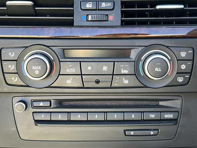 ＢＭＷ ３３５ｉ カブリオレ Mスポーツ 茨城県 2012(平24)年 4.8万km ミネラルホワイト 電動オープン良好/Mスポーツパッケージ/純正HDDナビ/(地デジTV・CD・DVD・BT・ラジオ再生)/ホワイトレザーシート/パワーシート/シートヒーター/ETC/ドライブレコーダー/オートライト/HIDヘッドライト/純正18inアルミホイール/フロアマット/スマートキー/スペアキー/取扱説明書/保証書