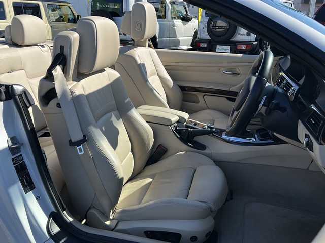 ＢＭＷ ３３５ｉ カブリオレ Mスポーツ 茨城県 2012(平24)年 4.8万km ミネラルホワイト 電動オープン良好/Mスポーツパッケージ/純正HDDナビ/(地デジTV・CD・DVD・BT・ラジオ再生)/ホワイトレザーシート/パワーシート/シートヒーター/ETC/ドライブレコーダー/オートライト/HIDヘッドライト/純正18inアルミホイール/フロアマット/スマートキー/スペアキー/取扱説明書/保証書