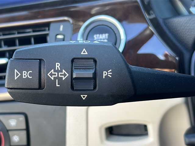 ＢＭＷ ３３５ｉ カブリオレ Mスポーツ 茨城県 2012(平24)年 4.8万km ミネラルホワイト 電動オープン良好/Mスポーツパッケージ/純正HDDナビ/(地デジTV・CD・DVD・BT・ラジオ再生)/ホワイトレザーシート/パワーシート/シートヒーター/ETC/ドライブレコーダー/オートライト/HIDヘッドライト/純正18inアルミホイール/フロアマット/スマートキー/スペアキー/取扱説明書/保証書