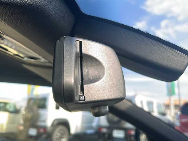 ＢＭＷ ３３５ｉ カブリオレ Mスポーツ 茨城県 2012(平24)年 4.8万km ミネラルホワイト 電動オープン良好/Mスポーツパッケージ/純正HDDナビ/(地デジTV・CD・DVD・BT・ラジオ再生)/ホワイトレザーシート/パワーシート/シートヒーター/ETC/ドライブレコーダー/オートライト/HIDヘッドライト/純正18inアルミホイール/フロアマット/スマートキー/スペアキー/取扱説明書/保証書