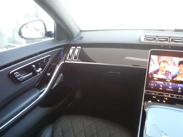 メルセデス・ベンツ Ｓ４００ｄＬ 4マチック AMGライン 東京都 2021(令3)年 2.7万km パール 保証書・取説あり/パノラミックサンルーフ/ARヘッドアップディスプレイ/3Dコックピットディスプレイ/　TV（走行中可）ナビ・BT・全方位カメラ/　ブルメスターサウンド/　ドライブレコーダー前後/ブラックナッパレザーシート/　全席パワーシート・シートヒーター/　ベンチレーション・前リラクゼーション機能/全ドアイージークローザー・パワートランク/エアバランスパッケージ/エクスクルーシブパッケージ/ベーシックパッケージ/レーダーセーフティパッケージ/アクティブアンビエントライト/スマートキー×2個