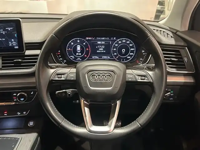 アウディ Ｑ５ 40TDIクワトロ スポーツ 道央・札幌 2020(令2)年 4.3万km グレイシアホワイトメタリック グレイシアホワイトメタリック/ラグジュアリーパッケージ/　・パーシャルレザー/　・マルチカラーアンビエントライトライティング/アシスタンスパッケージ/　・バーチャルコックピット/　・アウディサイドアシスト/　・アウディプレセンスリヤ/　・LEDリヤコンビネーションライト/マトリクスLEDヘッドライト/前後シートヒーター/デコラティブパネルアルミニウムランバス/純正メモリナビ/フルセグTV/CD/DVD/SD/USB/Bluetooth/360°カメラ/パワーテールゲート