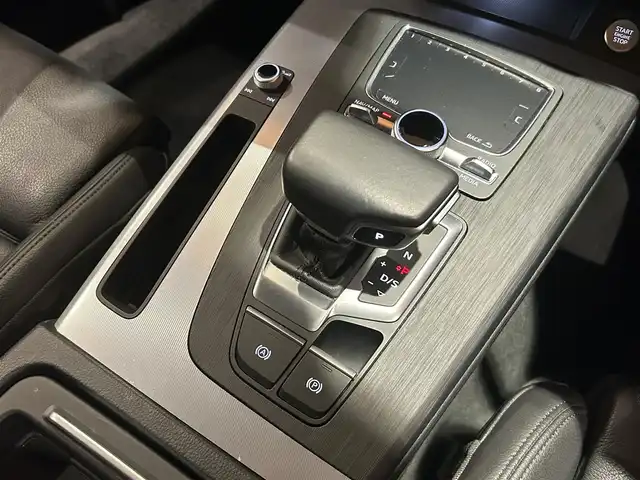 アウディ Ｑ５ 40TDIクワトロ スポーツ 道央・札幌 2020(令2)年 4.3万km グレイシアホワイトメタリック グレイシアホワイトメタリック/ラグジュアリーパッケージ/　・パーシャルレザー/　・マルチカラーアンビエントライトライティング/アシスタンスパッケージ/　・バーチャルコックピット/　・アウディサイドアシスト/　・アウディプレセンスリヤ/　・LEDリヤコンビネーションライト/マトリクスLEDヘッドライト/前後シートヒーター/デコラティブパネルアルミニウムランバス/純正メモリナビ/フルセグTV/CD/DVD/SD/USB/Bluetooth/360°カメラ/パワーテールゲート