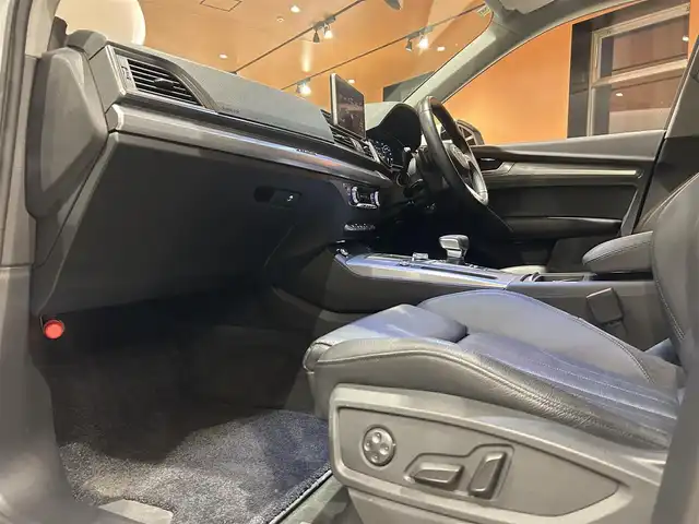 アウディ Ｑ５ 40TDIクワトロ スポーツ 道央・札幌 2020(令2)年 4.3万km グレイシアホワイトメタリック グレイシアホワイトメタリック/ラグジュアリーパッケージ/　・パーシャルレザー/　・マルチカラーアンビエントライトライティング/アシスタンスパッケージ/　・バーチャルコックピット/　・アウディサイドアシスト/　・アウディプレセンスリヤ/　・LEDリヤコンビネーションライト/マトリクスLEDヘッドライト/前後シートヒーター/デコラティブパネルアルミニウムランバス/純正メモリナビ/フルセグTV/CD/DVD/SD/USB/Bluetooth/360°カメラ/パワーテールゲート