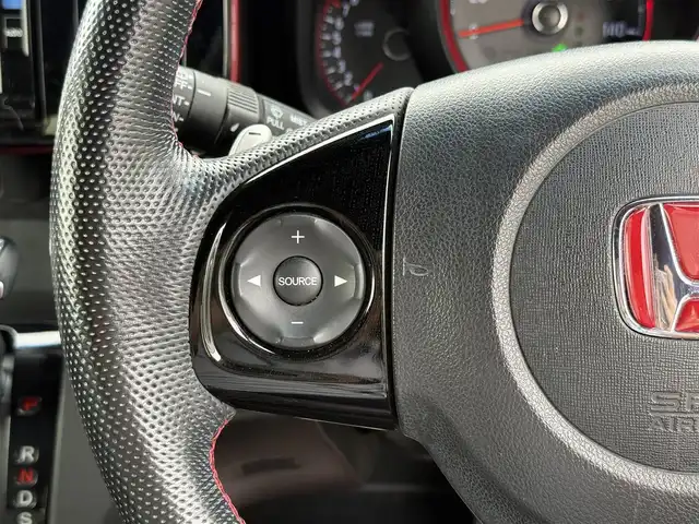 ホンダ Ｎ ＯＮＥ RS 東京都 2018(平30)年 6.8万km サンセットオレンジⅡ 純正ナビ(VXM-175VFi)/【SD/USB/BT/VTR/AUX/CD/DVD/FM/AM/TV/  /ipod】/バックカメラ/ビルトインETＣ/クルーズコントロール/純正ドライブレコーダー/ＴＯＹＯタイヤホワイトレター/CTBA/横滑り防止装置/ハーフレザーシート/パドルシフト/アルミペダル/HIDライト/フォグランプ/プッシュスタート/スマートキー/スペアキー×１