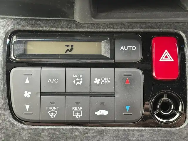 ホンダ Ｎ ＯＮＥ RS 東京都 2018(平30)年 6.8万km サンセットオレンジⅡ 純正ナビ(VXM-175VFi)/【SD/USB/BT/VTR/AUX/CD/DVD/FM/AM/TV/  /ipod】/バックカメラ/ビルトインETＣ/クルーズコントロール/純正ドライブレコーダー/ＴＯＹＯタイヤホワイトレター/CTBA/横滑り防止装置/ハーフレザーシート/パドルシフト/アルミペダル/HIDライト/フォグランプ/プッシュスタート/スマートキー/スペアキー×１