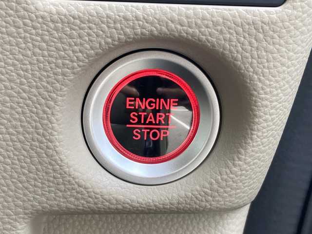 ホンダ Ｎ ＢＯＸ G EX ホンダセンシング 佐賀県 2017(平29)年 2.3万km プレミアムアイボリーP Gathers8インチナビ/バックカメラ/両側パワースライドドア/衝突被害軽減ブレーキ/路線逸脱警報/オートハイビーム機能/アダプティブクルーズコントロール/ドライブレコーダー/ビルトインETC/ステアリングリモコン/プッシュスタート/スマートキー/LEDヘッドライト