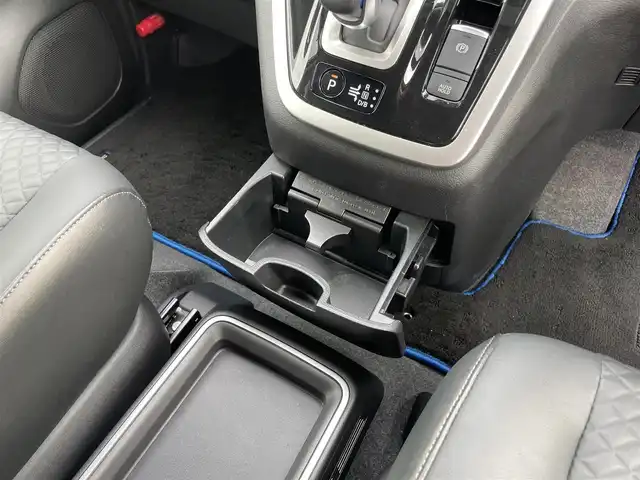 日産 セレナ e－パワー ハイウェイスター V 佐賀県 2019(平31)年 2.7万km ブリリアントホワイトパール 純正9インチナビゲーション/・AM/FM/CD/DVD/Bluetooth/フルセグTV/アラウンドビューモニター/純正フリップダウンモニター/インテリジェントルームミラー/ETC/ハーフレザーシート/・シートヒーター/革巻きステアリング/・ステアリングヒーター/・ステアリングヒーター/両側パワースライドドア/純正15インチアルミホイール/純正フロアマット/プロパイロット/クリアランスソナー/盗難防止装置