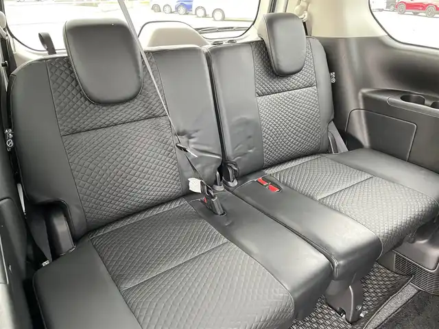 日産 セレナ e－パワー ハイウェイスター V 佐賀県 2019(平31)年 2.7万km ブリリアントホワイトパール 純正9インチナビゲーション/・AM/FM/CD/DVD/Bluetooth/フルセグTV/アラウンドビューモニター/純正フリップダウンモニター/インテリジェントルームミラー/ETC/ハーフレザーシート/・シートヒーター/革巻きステアリング/・ステアリングヒーター/・ステアリングヒーター/両側パワースライドドア/純正15インチアルミホイール/純正フロアマット/プロパイロット/クリアランスソナー/盗難防止装置